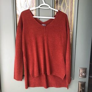 Women’s knit top, medium